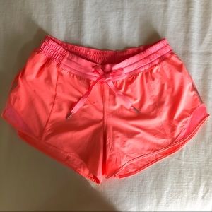 ❌ SOLD ❌ Lululemon Hotty Hot Shorts Grapefruit